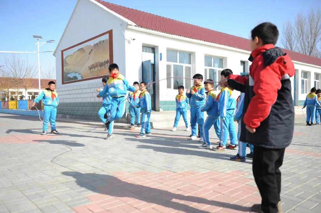 库伦旗小学最新动态报道